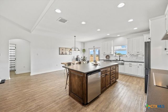 475 County Road 240, Gonzales, TX 78629