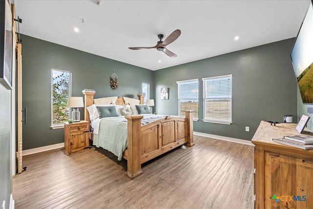 475 County Road 240, Gonzales, TX 78629