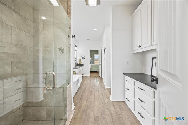 475 County Road 240, Gonzales, TX 78629