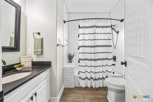 475 County Road 240, Gonzales, TX 78629