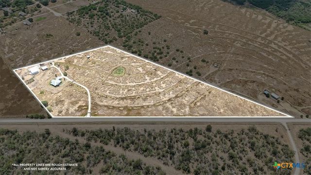 475 County Road 240, Gonzales, TX 78629