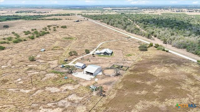 475 County Road 240, Gonzales, TX 78629