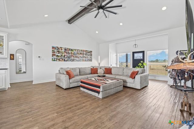 475 County Road 240, Gonzales, TX 78629