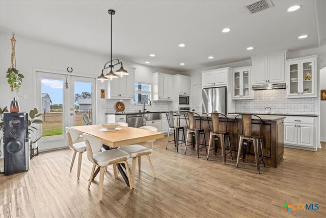 475 County Road 240, Gonzales, TX 78629