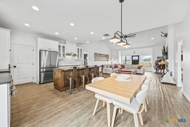 475 County Road 240, Gonzales, TX 78629