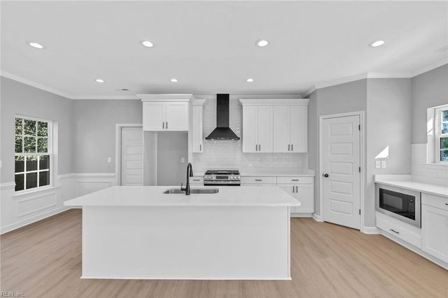 4780 Seal LN, Virginia Beach, VA 23450