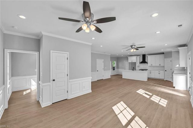 4780 Seal LN, Virginia Beach, VA 23450