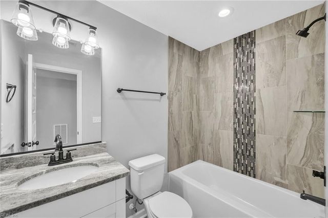 4780 Seal LN, Virginia Beach, VA 23450