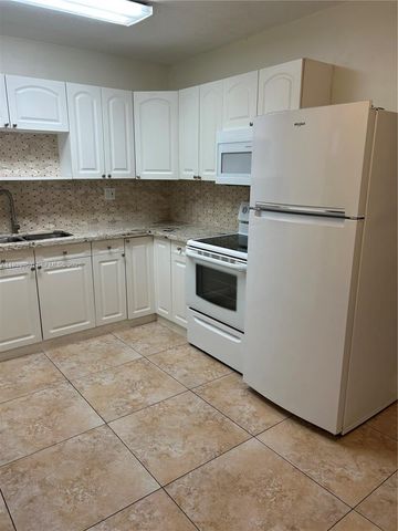 208 SW 11th St 1, Fort Lauderdale, FL 33315