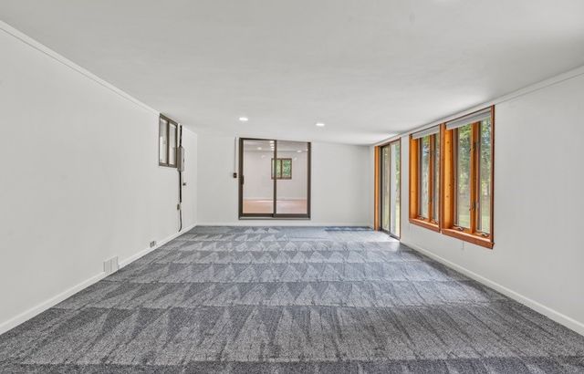 128 Mcginley Rd, Oakland Twp, PA 16025