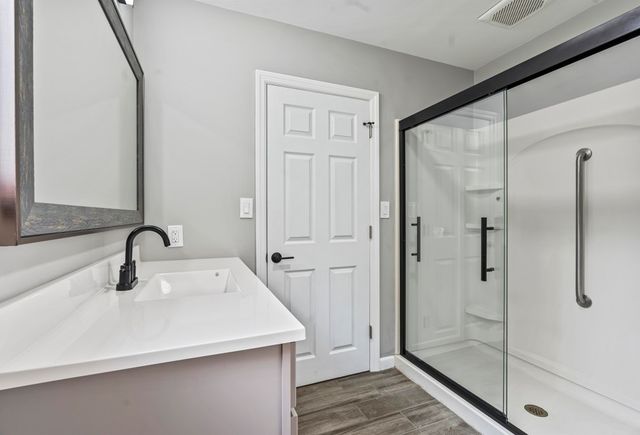 128 Mcginley Rd, Oakland Twp, PA 16025