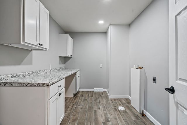 128 Mcginley Rd, Oakland Twp, PA 16025