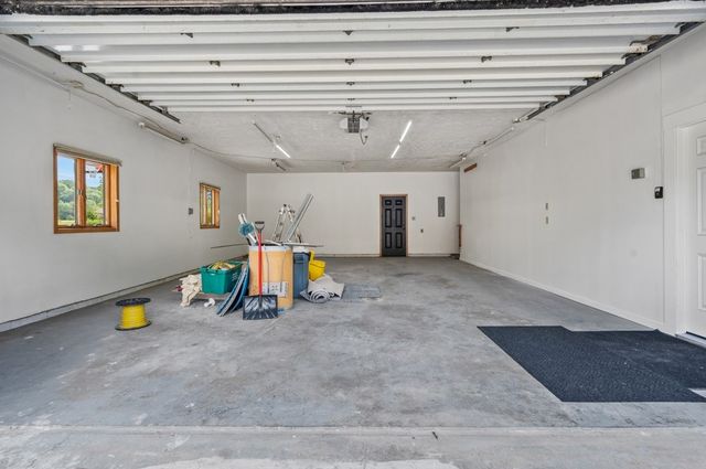 128 Mcginley Rd, Oakland Twp, PA 16025