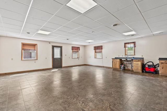 128 Mcginley Rd, Oakland Twp, PA 16025