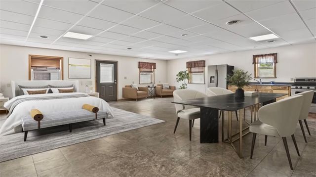 128 Mcginley Rd, Oakland Twp, PA 16025