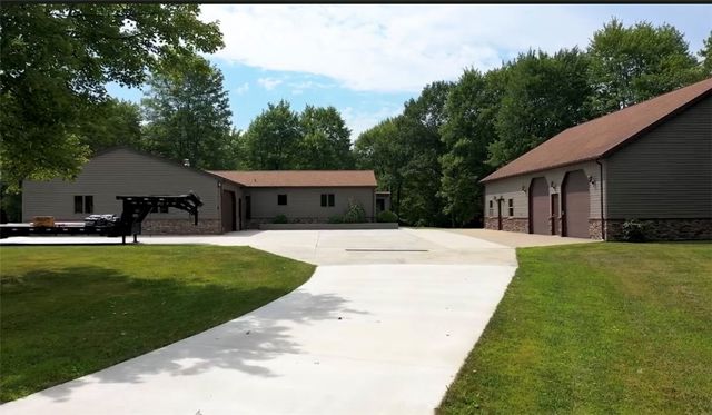 128 Mcginley Rd, Oakland Twp, PA 16025