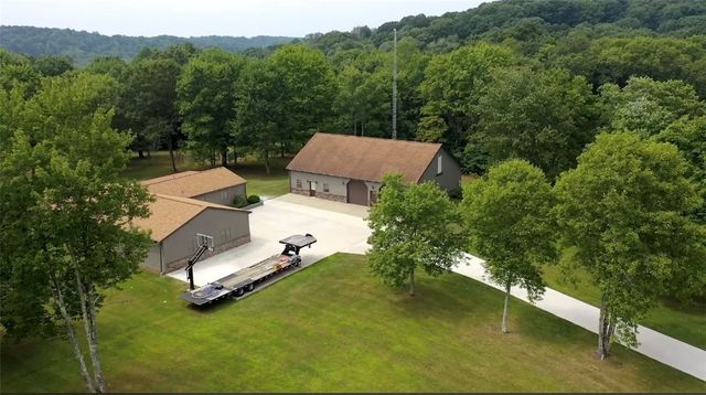 128 Mcginley Rd, Oakland Twp, PA 16025