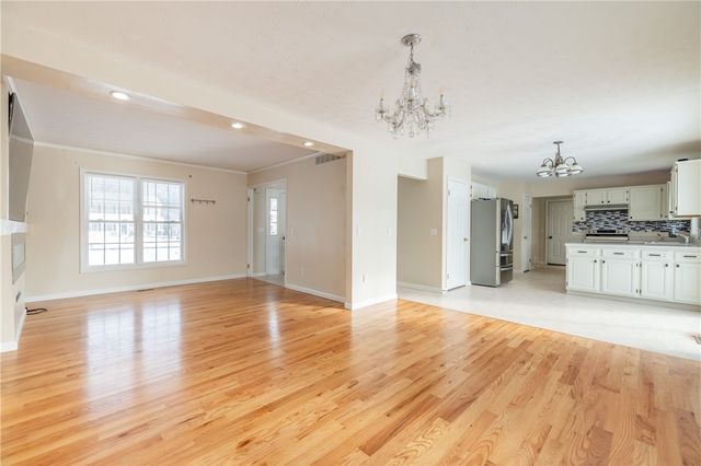 2082 Brookway Crescent, Ontario, NY 14519