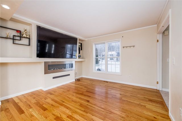 2082 Brookway Crescent, Ontario, NY 14519