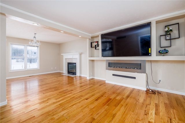 2082 Brookway Crescent, Ontario, NY 14519