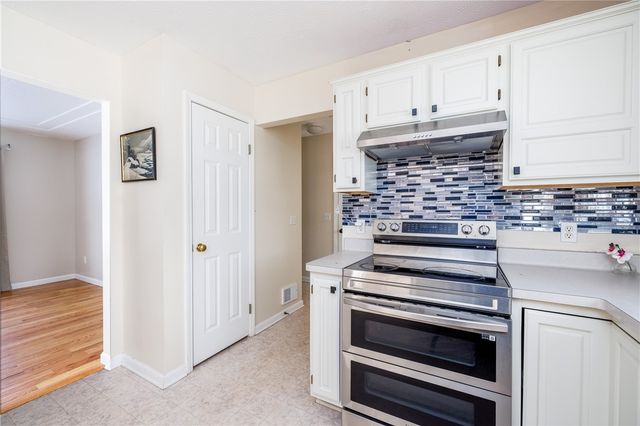 2082 Brookway Crescent, Ontario, NY 14519