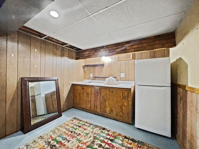 23 Rachael St, Springfield, MA 01129