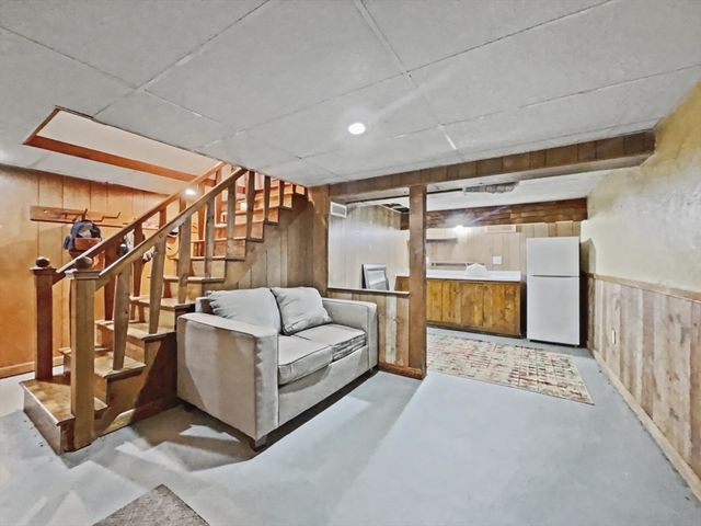 23 Rachael St, Springfield, MA 01129