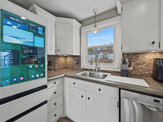 23 Rachael St, Springfield, MA 01129