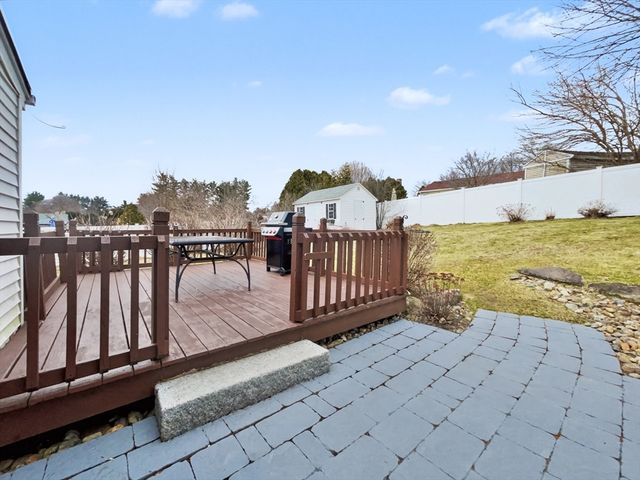 23 Rachael St, Springfield, MA 01129