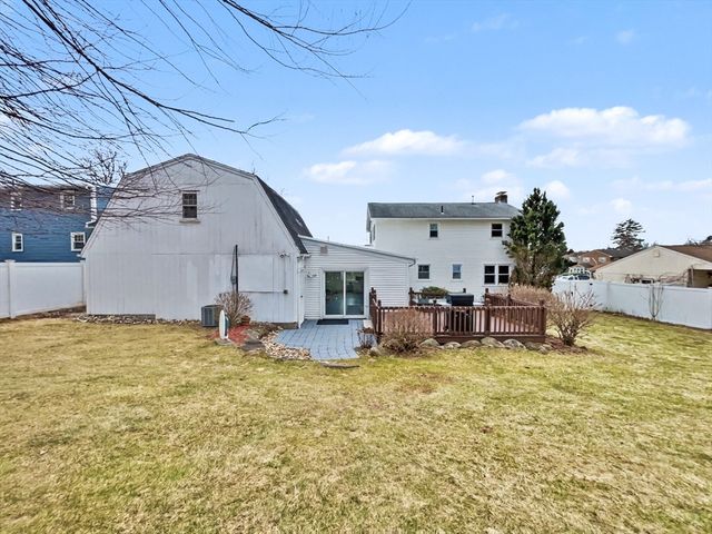 23 Rachael St, Springfield, MA 01129