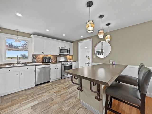 23 Rachael St, Springfield, MA 01129