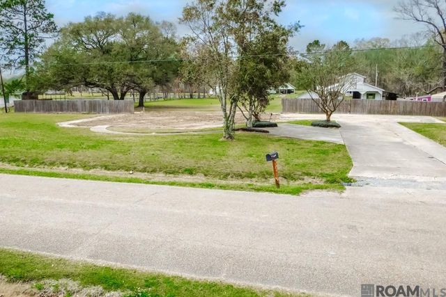 38362 Oakland Dr, Prairieville, LA 70769