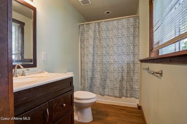 8175 N Salmonberry Lp, Hayden, ID 83835