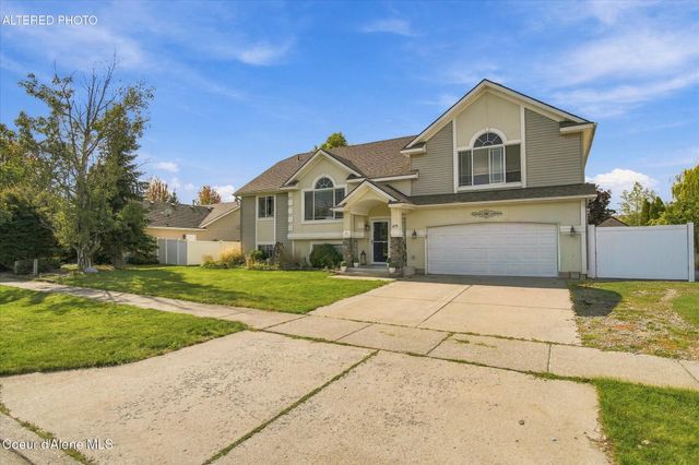 8175 N Salmonberry Lp, Hayden, ID 83835
