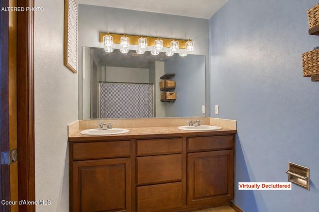 8175 N Salmonberry Lp, Hayden, ID 83835