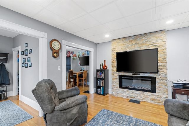 37 Sargents Court, Lynn, MA 01905