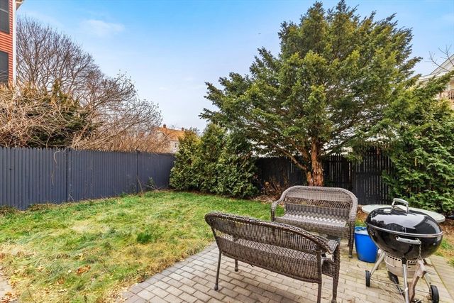 37 Sargents Court, Lynn, MA 01905