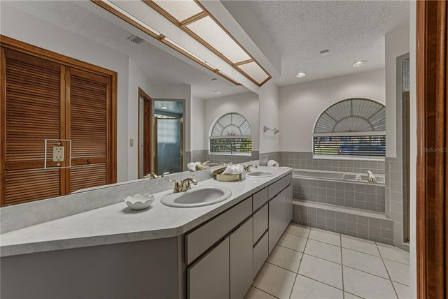 1615 LADY BOWERS TRAIL, Lakeland, FL 33809