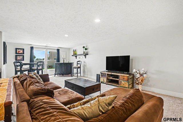 10313 S 209th Street, Gretna, NE 68028