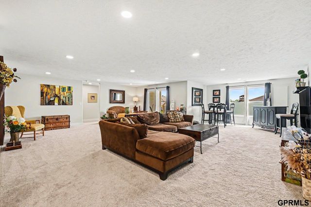 10313 S 209th Street, Gretna, NE 68028