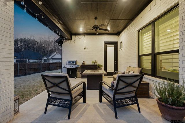 9035 Shallow Cv, Tyler, TX 75703