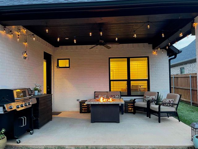 9035 Shallow Cv, Tyler, TX 75703