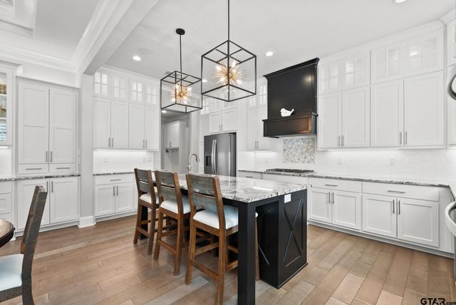 9035 Shallow Cv, Tyler, TX 75703