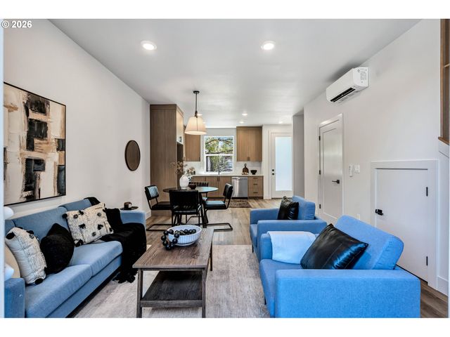 2381 Se 45TH Ave, Portland, OR 97215