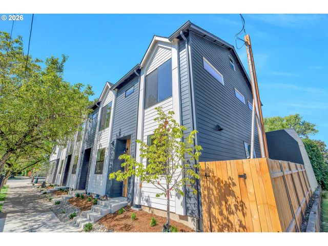 2381 Se 45TH Ave, Portland, OR 97215