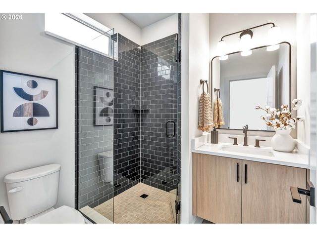 2381 Se 45TH Ave, Portland, OR 97215