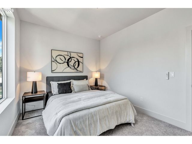 2381 Se 45TH Ave, Portland, OR 97215