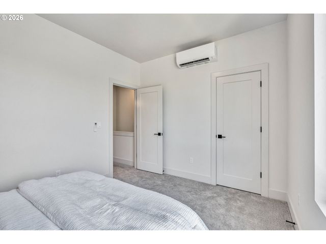 2381 Se 45TH Ave, Portland, OR 97215