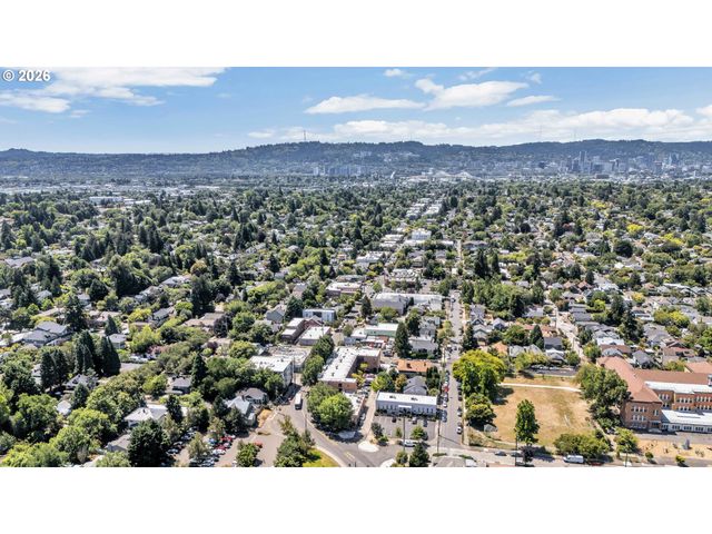 2381 Se 45TH Ave, Portland, OR 97215