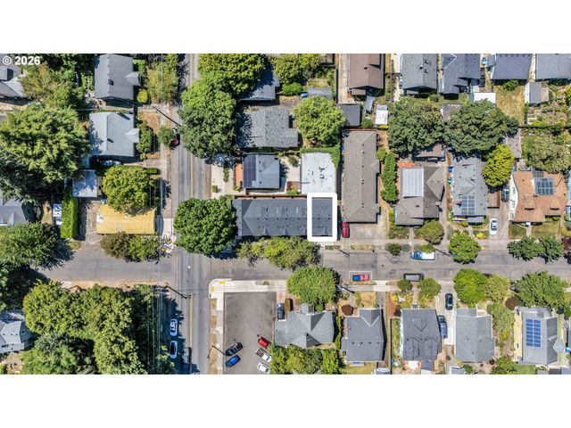 2381 Se 45TH Ave, Portland, OR 97215